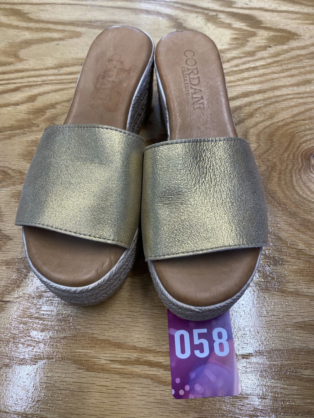 Cordani Calzature Heeled Sandals Womens 7.5 Gold Wedge Slip-On Slide Casual